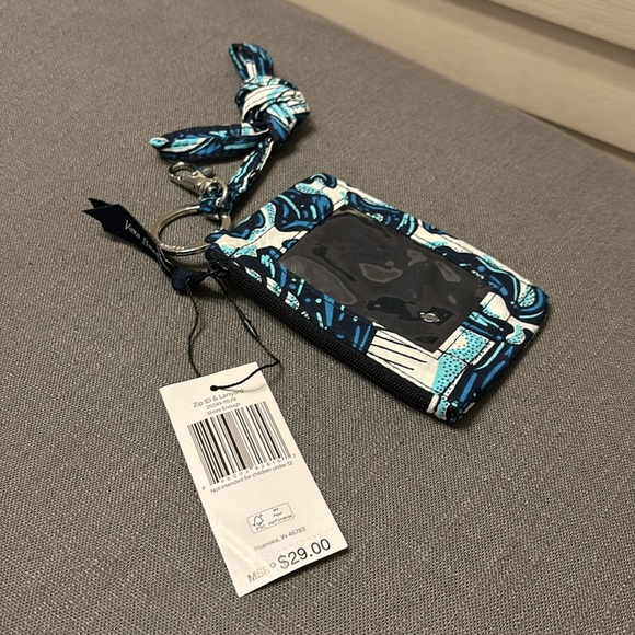 Vera Bradley Grand traveler, Beach Towell and lanyard 
Shore enough pattern NWT - Picture 6 of 8